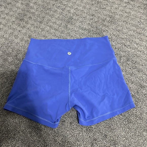 Lululemon align shorts 4’ - Picture 2 of 3